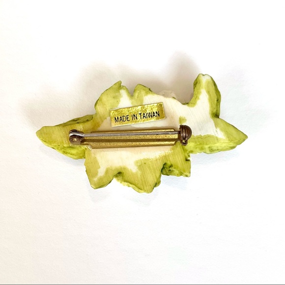 Vintage Ceramic Porcelain Flower Pin Brooch - Picture 2 of 2